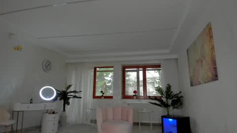 Tiffany Houston online show from February 3, 2025, 6:45 am