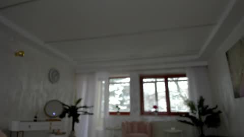 Tiffany Houston online show from February 17, 2025, 6:42 am