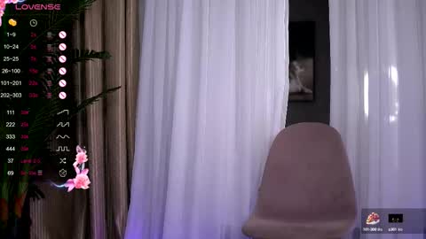 Snapshot of tiffanyjaye chatting on September 17, 2025, 8:54 pm Tiffany online show from September 17, 2025, 8:54 pm