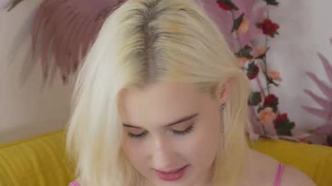 tiffanyjons online show from October 23, 2025, 5:33 pm