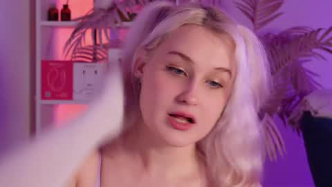 tiffanyjons online show from December 21, 2025, 6:04 pm