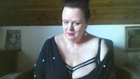 TiffanyMature online show from April 11, 2026, 2:10 pm