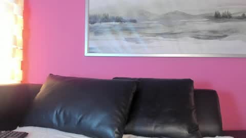 Stefany Suarez online show from April 4, 2026, 6:27 pm