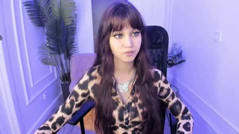 tiffanyyoun online show from November 10, 2025, 7:24 pm