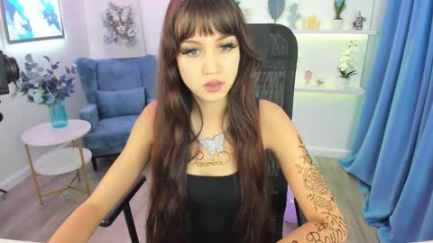 tiffanyyoun online show from December 1, 2025, 7:08 pm