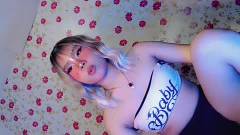 Snapshot of tight_elliana chatting on April 22, 2026, 9:49 pm tight_elliana online show from April 22, 2026, 9:49 pm