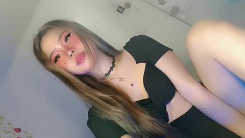 Snapshot of tight_elliana chatting on April 27, 2026, 10:30 pm tight_elliana online show from April 27, 2026, 10:30 pm