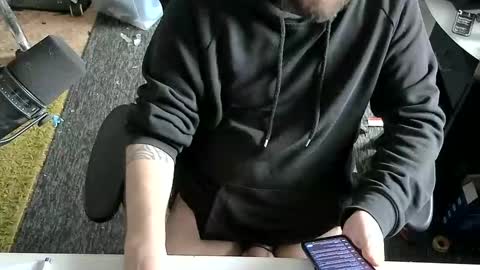 tiiimo94 online show from October 7, 2025, 8:22 am