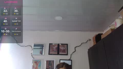 Snapshot of tiina_hz chatting on November 2, 2025, 6:32 pm Tiina hz online show from November 2, 2025, 6:32 pm