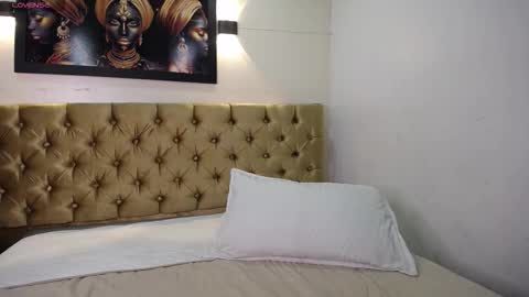 tiiny emilly online show from November 2, 2025, 12:40 pm