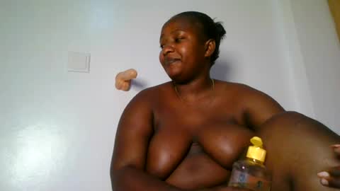 tikah_ online show from July 27, 2026, 8:38 pm