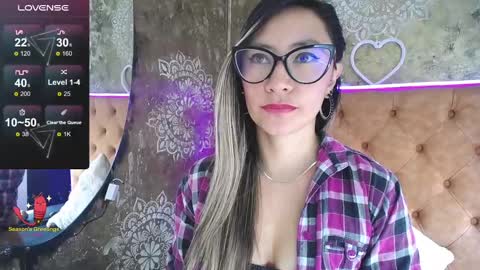 TILA TEQUILA online show from February 6, 2025, 3:31 pm