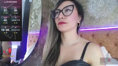 TILA TEQUILA online show from March 3, 2025, 4:03 pm