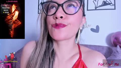 TILA TEQUILA online show from October 9, 2025, 2:04 pm