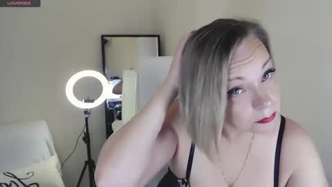 Tilly online show from February 6, 2025, 12:26 pm