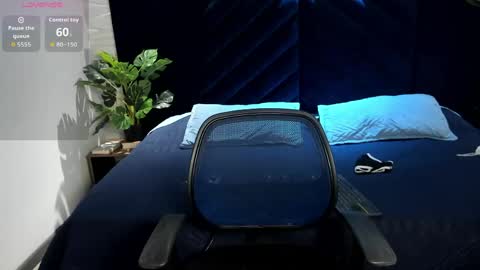 Snapshot of tim__fox chatting on May 17, 2026, 7:43 pm Tim Fox online show from May 17, 2026, 7:43 pm