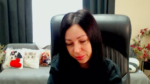 Snapshot of timeparadice chatting on March 25, 2026, 8:31 am Luisa online show from March 25, 2026, 8:31 am