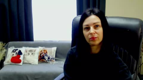 Snapshot of timeparadice chatting on April 2, 2026, 7:50 am Luisa online show from April 2, 2026, 7:50 am