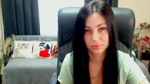 Snapshot of timeparadice chatting on May 25, 2026, 7:36 am Luisa online show from May 25, 2026, 7:36 am