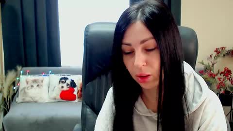 Snapshot of timeparadice chatting on June 4, 2026, 7:36 am Luisa online show from June 4, 2026, 7:36 am