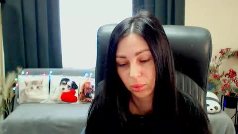 Snapshot of timeparadice chatting on June 5, 2026, 7:47 am Luisa online show from June 5, 2026, 7:47 am