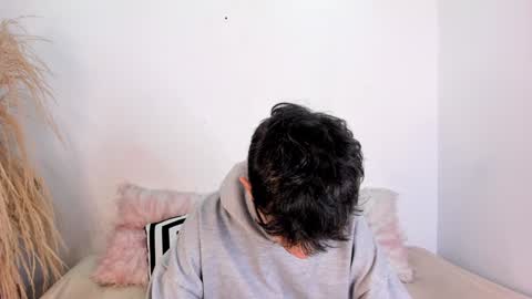 Timothy 21 years old online show from December 17, 2024, 10:43 pm