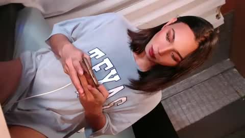 Tina online show from March 9, 2025, 6:06 am