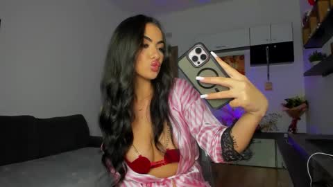 Andreea online show from December 15, 2025, 10:58 pm