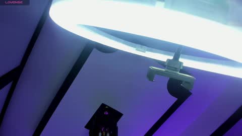 Tina  online show from February 20, 2025, 4:46 pm