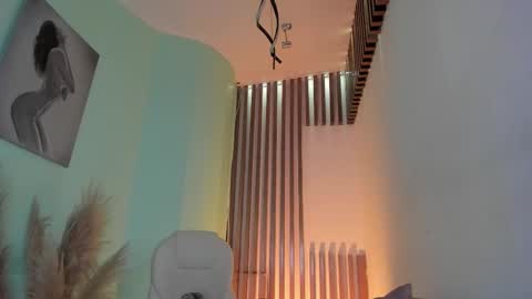 Tina  online show from November 23, 2025, 4:45 am