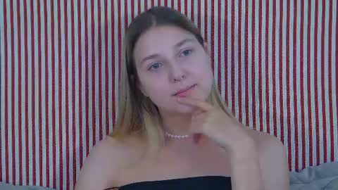Snapshot of tinaburton chatting on August 5, 2026, 5:38 pm TinaBurton online show from August 5, 2026, 5:38 pm