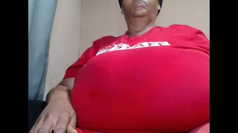 Snapshot of tinagiant chatting on November 17, 2025, 1:06 pm tinagiant online show from November 17, 2025, 1:06 pm