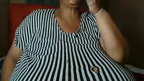 tinagiant online show from April 19, 2026, 5:34 pm