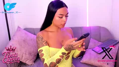 tinaqueen_ online show from June 18, 2026, 3:27 pm
