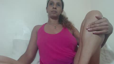 Snapshot of tinaxxxpetitexoxo chatting on January 29, 2025, 2:32 pm Tina online show from January 29, 2025, 2:32 pm