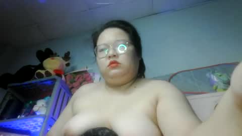 tini_bei online show from June 22, 2026, 3:53 pm