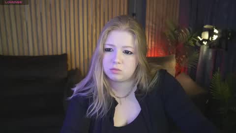 TinkerrBelll online show from May 30, 2026, 7:11 pm