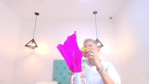 Snapshot of tinny_and_candy chatting on March 9, 2025, 1:59 pm TINNY AND CANDY online show from March 9, 2025, 1:59 pm