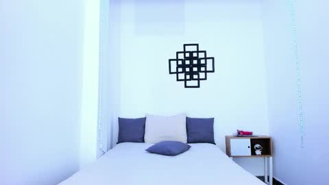 TINNY AND CANDY online show from October 3, 2025, 10:01 am