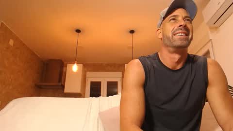 tinoclandestino online show from November 22, 2025, 5:34 pm