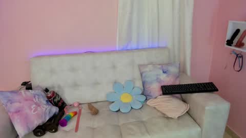 tiny_cora online show from December 31, 2024, 10:45 pm