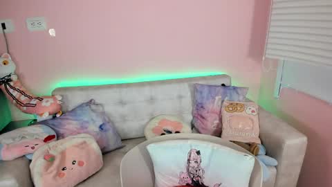 tiny_cora online show from May 18, 2026, 4:35 pm