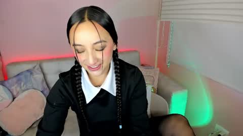 tiny_cora online show from July 4, 2026, 4:02 pm
