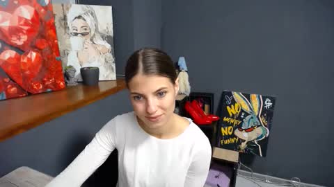 Snapshot of tiny_felicity chatting on September 18, 2025, 6:48 am Gloria online show from September 18, 2025, 6:48 am