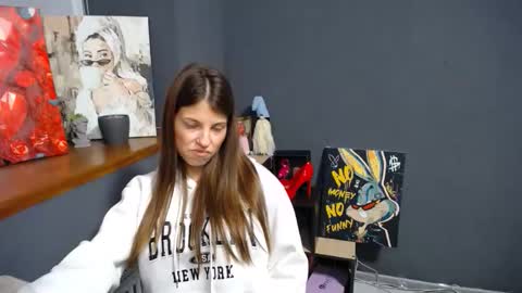 Snapshot of tiny_felicity chatting on October 9, 2025, 6:11 am Gloria online show from October 9, 2025, 6:11 am