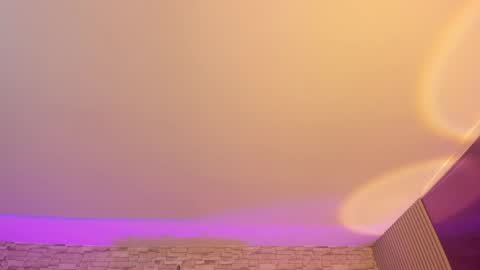 tiny_tay online show from April 15, 2026, 11:28 am