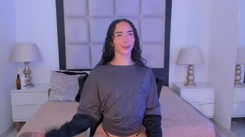 Thomm  Independent Model online show from February 9, 2026, 6:39 am