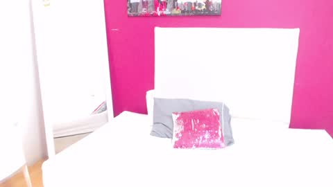 tiny_whore18 online show from December 30, 2024, 2:40 pm