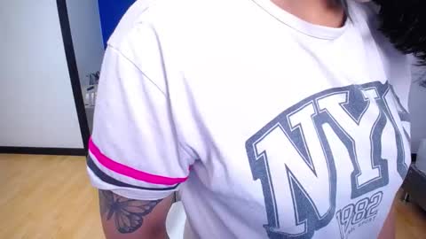 tiny_whore18 online show from March 13, 2026, 7:15 am