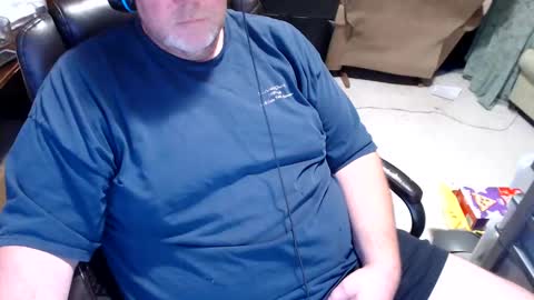 Snapshot of tinyhubba chatting on January 10, 2025, 7:32 pm tinyhubba online show from January 10, 2025, 7:32 pm